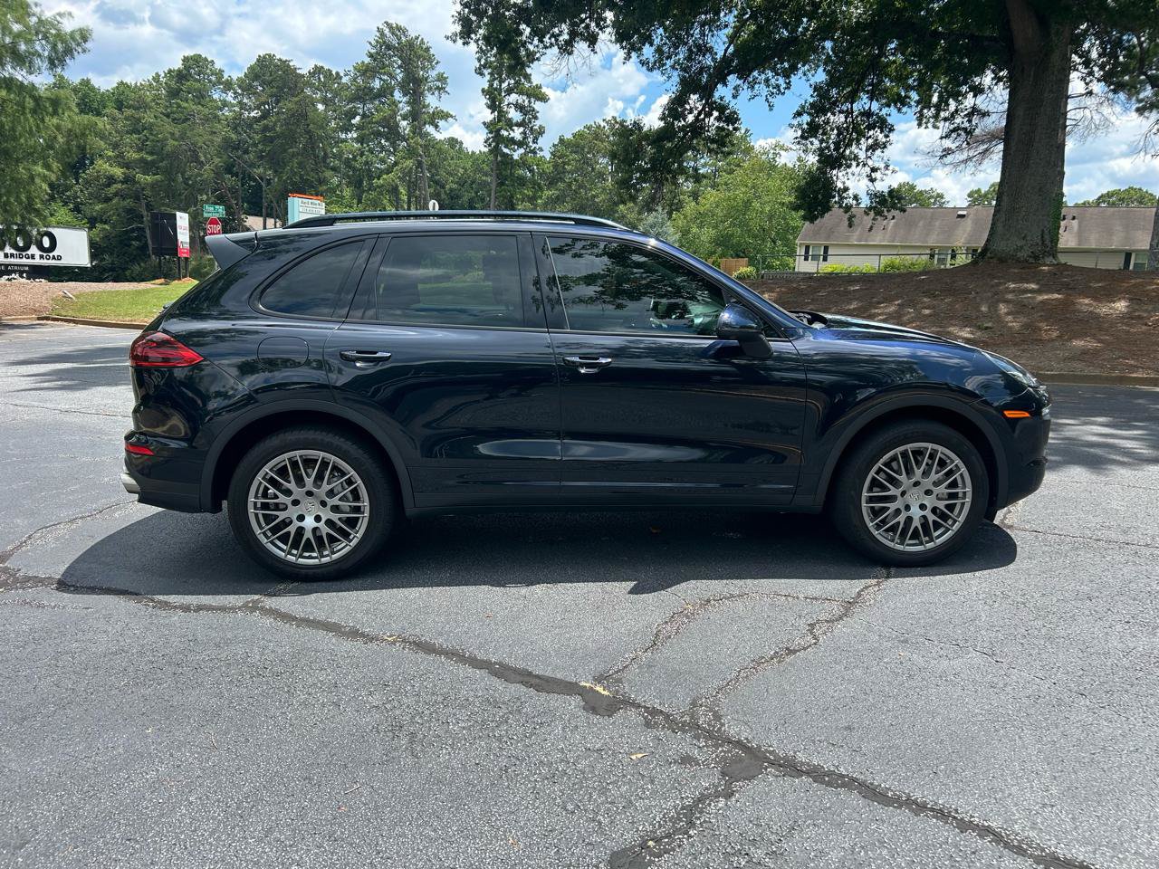 Used 2017 Porsche Cayenne S w/ Premium Plus Package AWD/4WD image 5