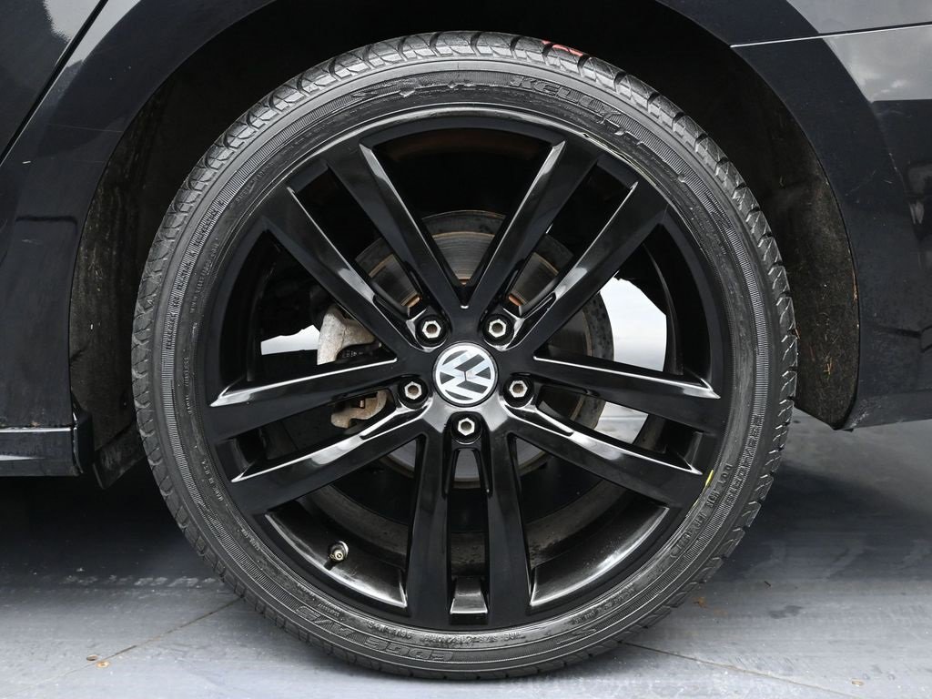 Used 2018 Volkswagen Passat 2.0T S image 12