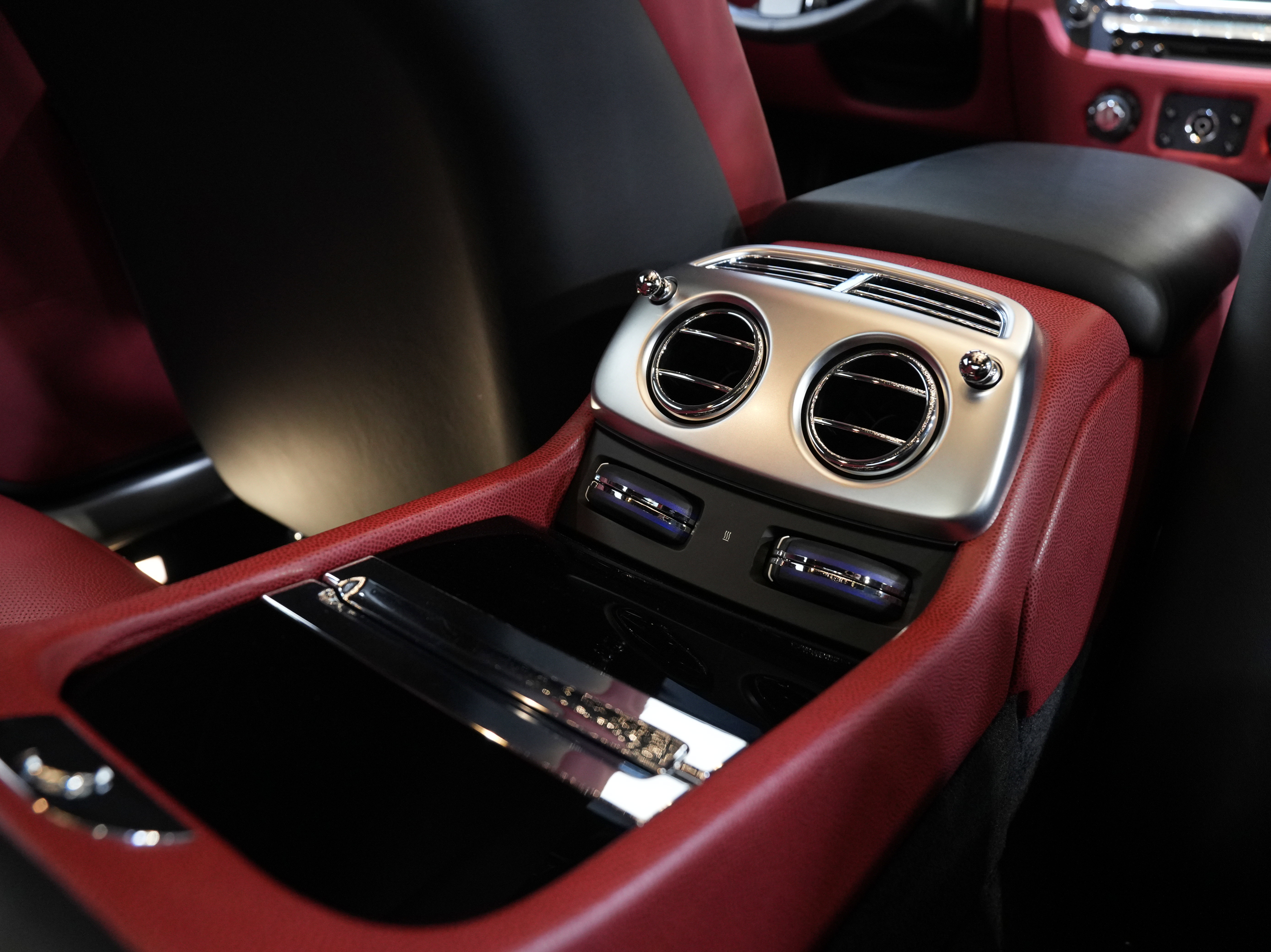 Used 2016 Rolls-Royce Wraith COUPE 2D image 37