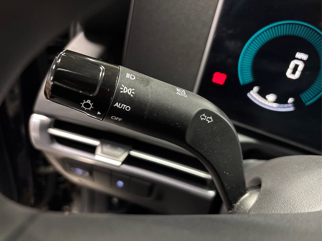 Certified 2025 Hyundai Tucson SE image 25