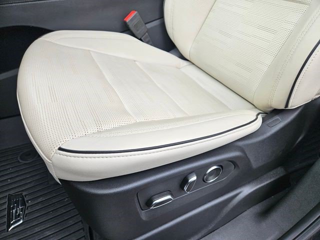 Certified 2025 Cadillac Escalade ESV Sport AWD/4WD image 12