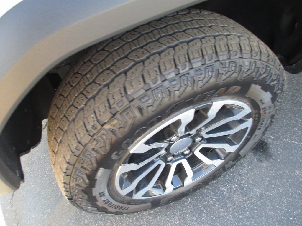 Used 2026 GMC Canyon AT4 image 14