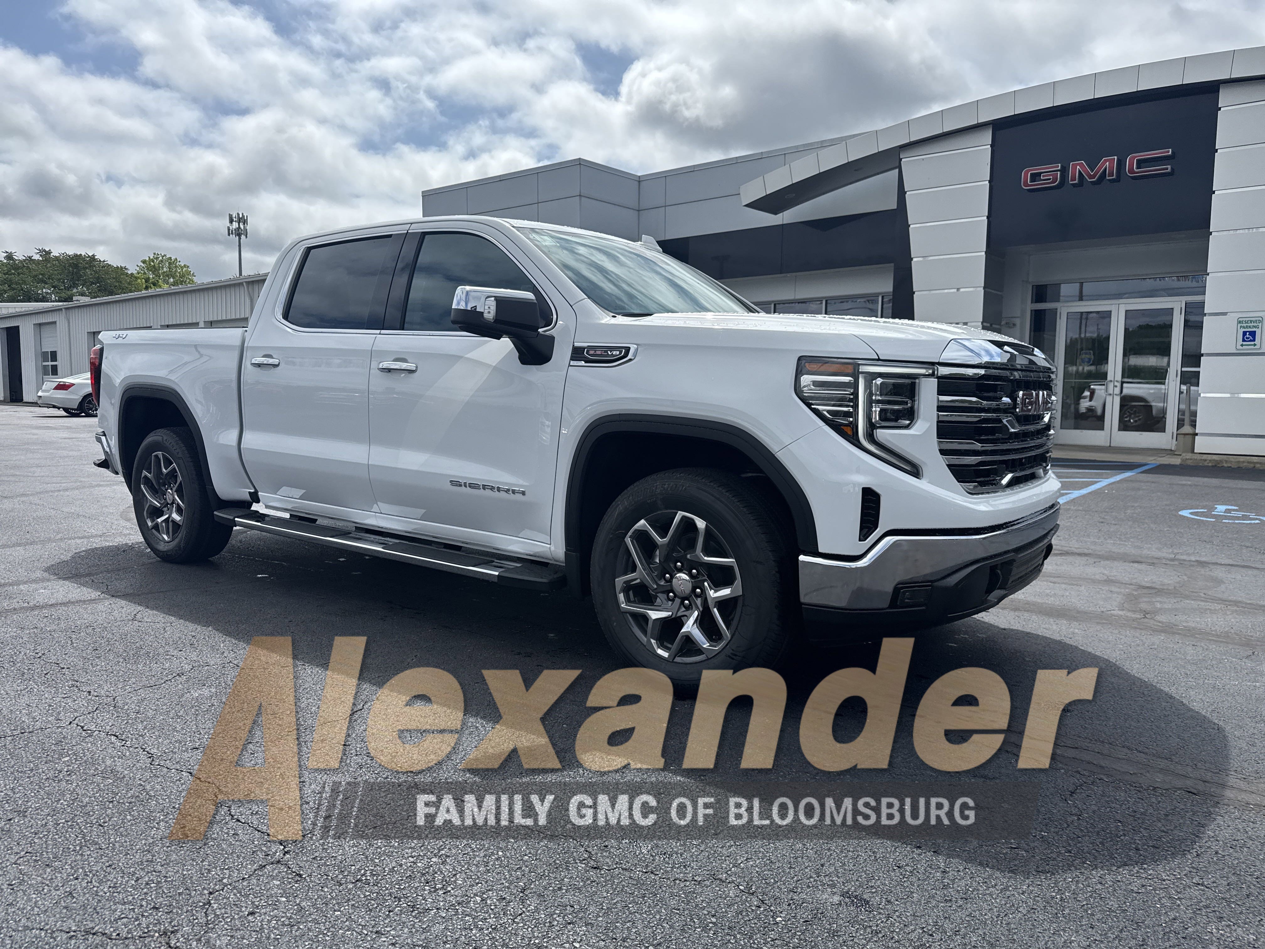 New 2025 GMC Sierra 1500 SLT w/ SLT Premium Package