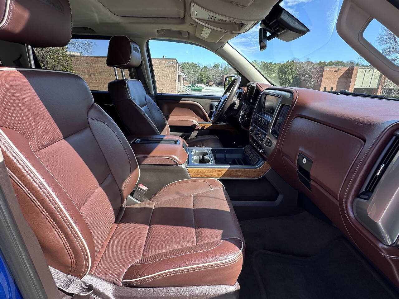 Used 2015 Chevrolet Silverado 1500 High Country w/ High Country Premium Package AWD/4WD image 12