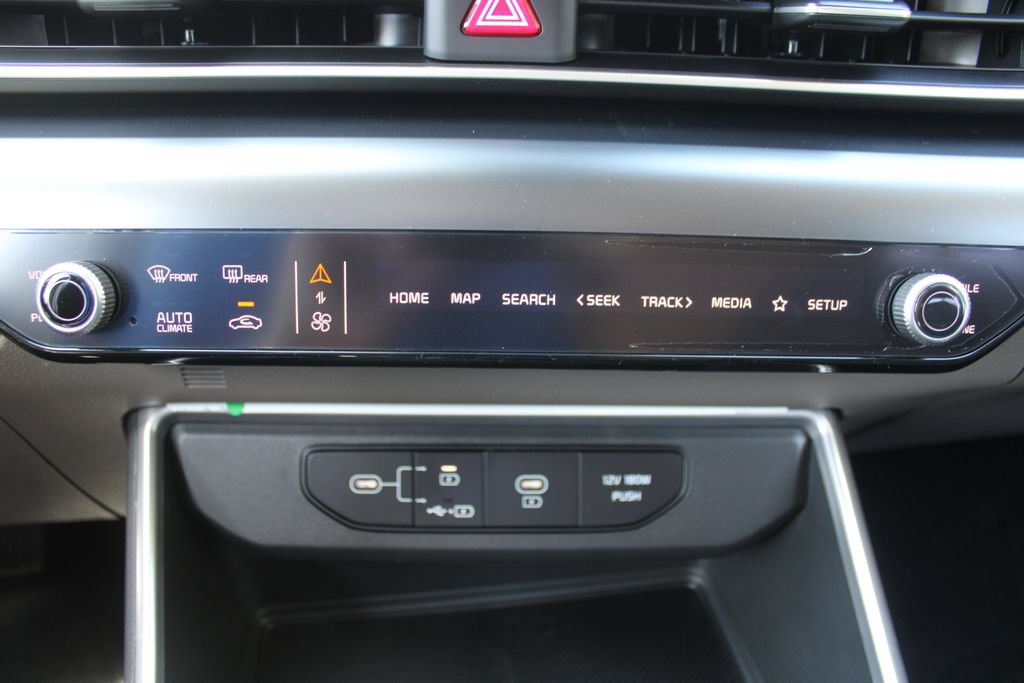 New 2027 Kia Carnival LX FWD image 43