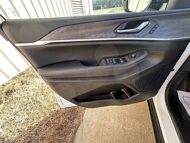 New 2025 Jeep Grand Cherokee Limited w/ Trailer Tow Package image 6