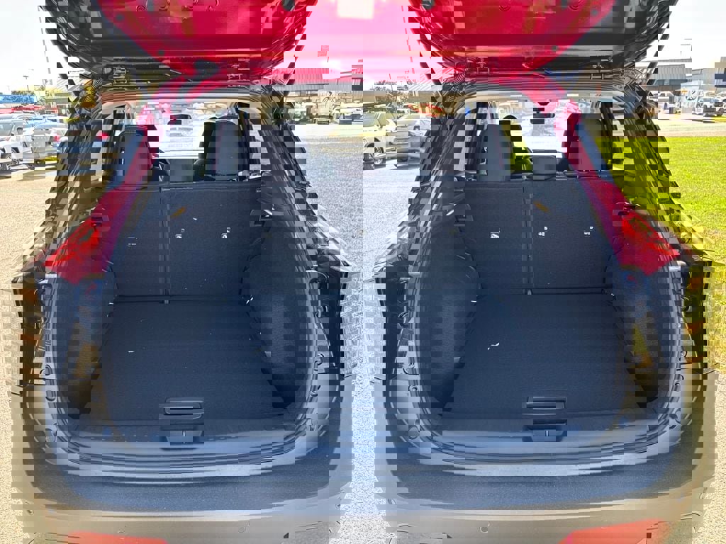 New 2026 Nissan Kicks SV image 5