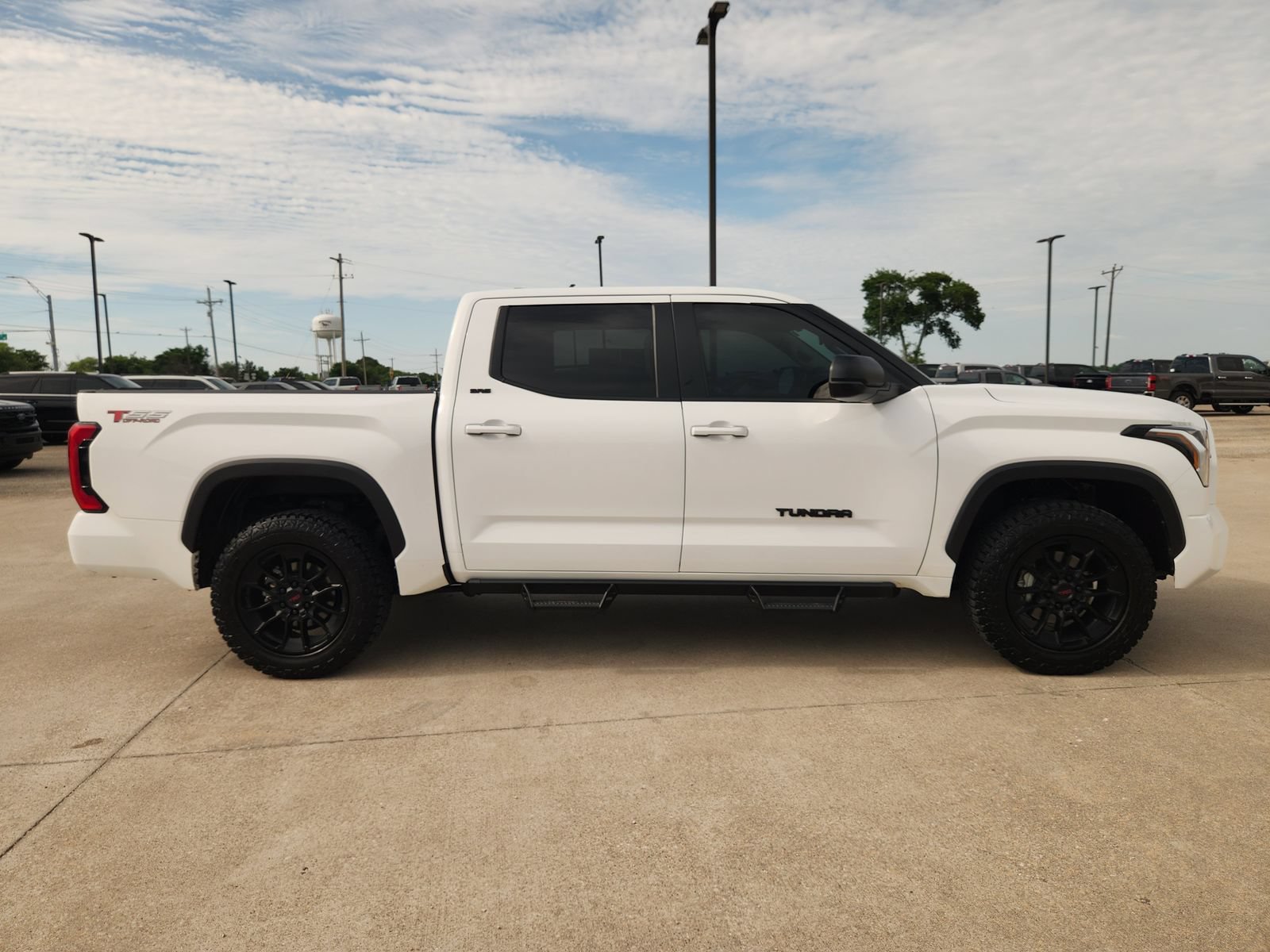 Used 2024 Toyota Tundra SR5 w/ SR5 Premium Package AWD/4WD image 7