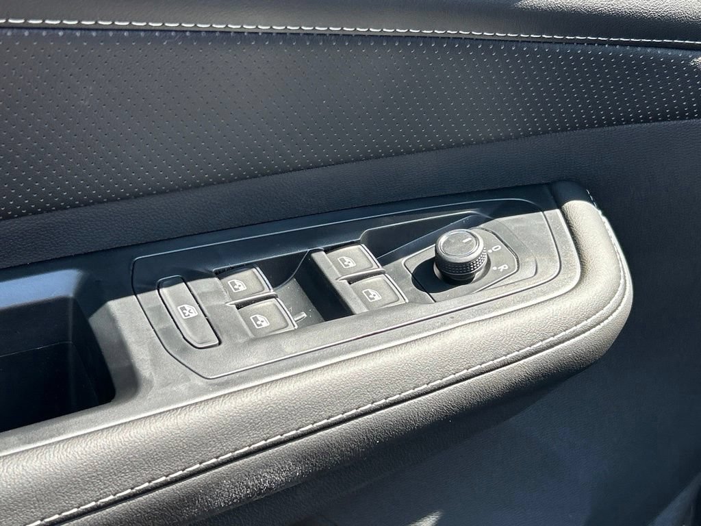 New 2026 Volkswagen Atlas Cross Sport SE FWD image 19