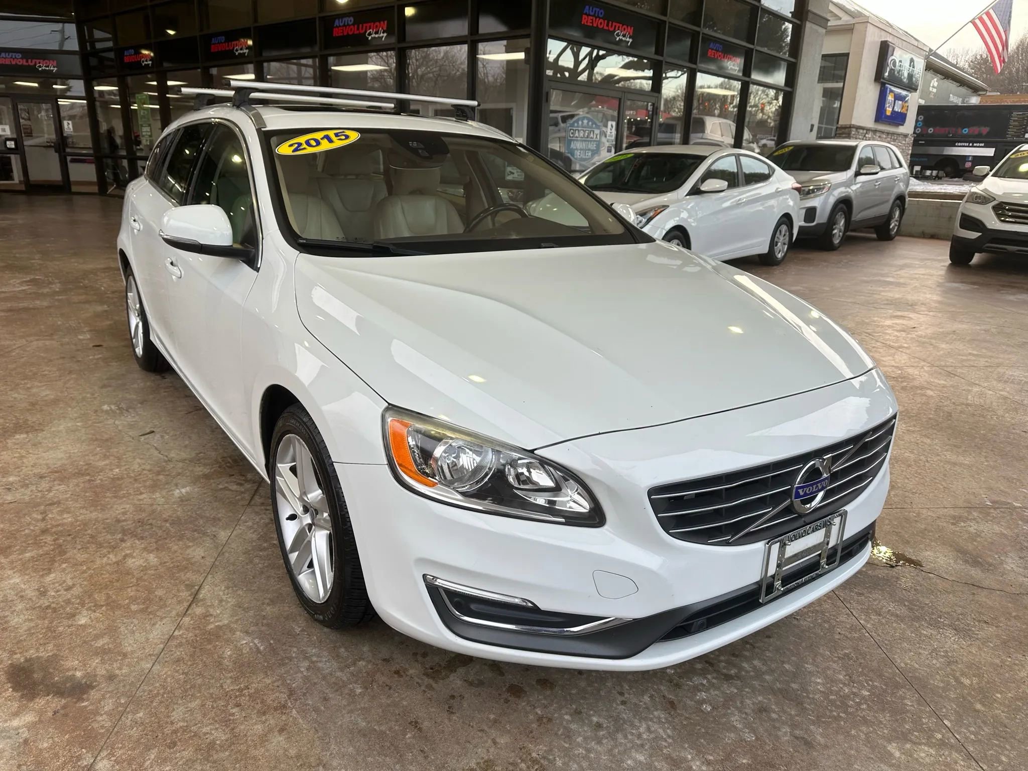 Used 2015 Volvo V60 T5 Premier FWD image 1