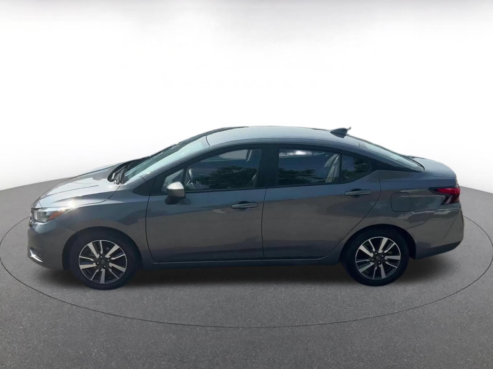 Used 2025 Nissan Versa SV FWD image 9