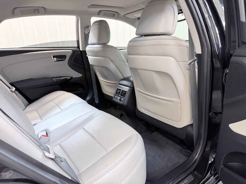 Used 2015 Toyota Avalon Limited FWD image 32