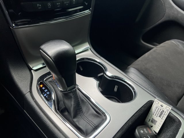 Used 2020 Jeep Grand Cherokee Altitude AWD/4WD image 16