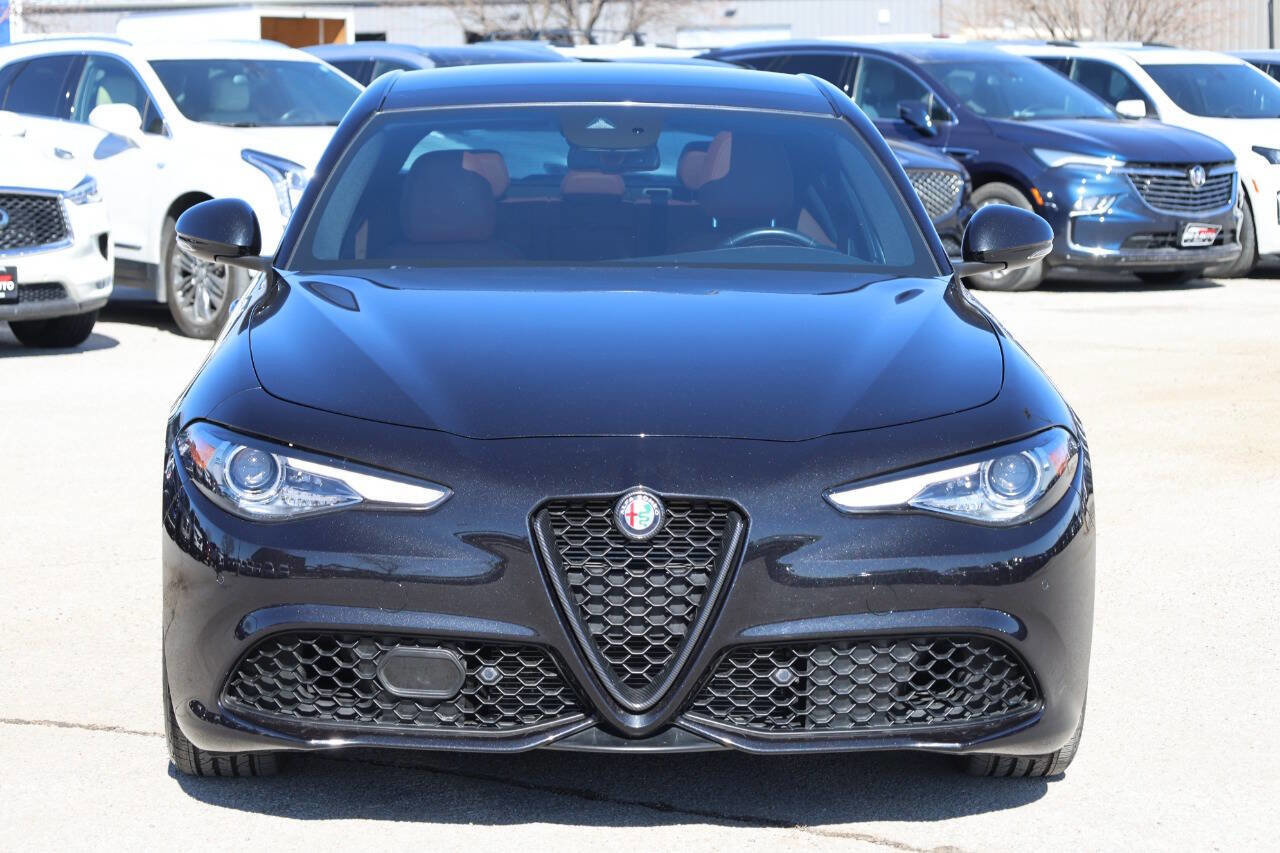Used 2022 Alfa Romeo Giulia Ti image 5