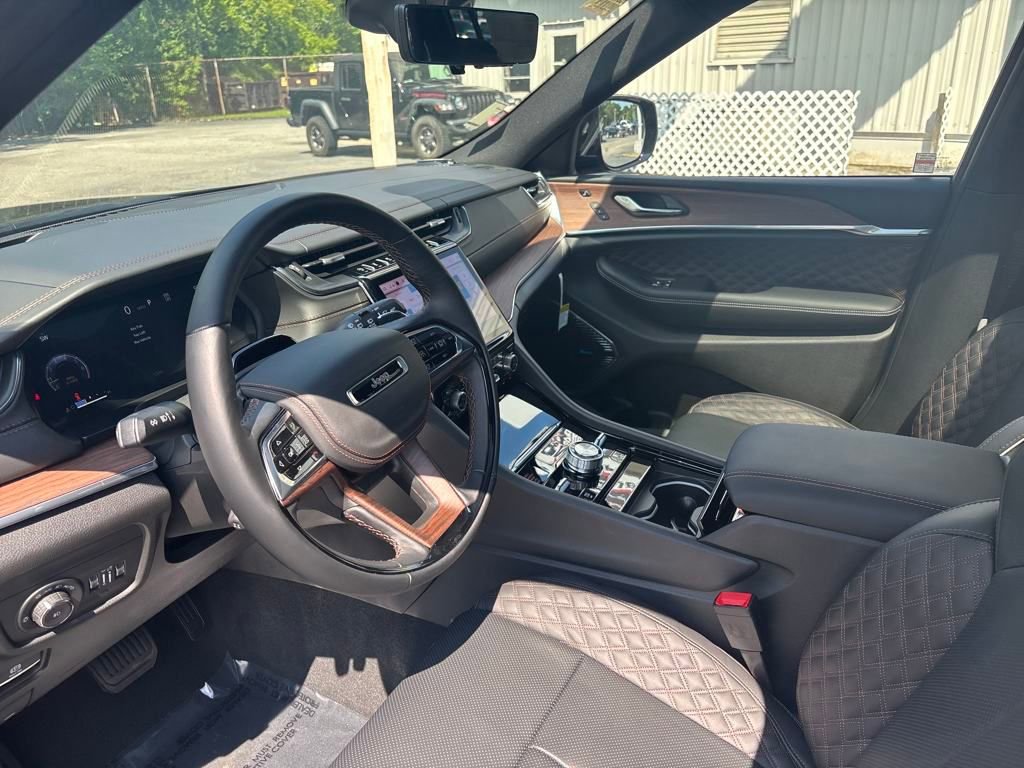 New 2025 Jeep Grand Cherokee Summit w/ Adv Protech Group IV video 2