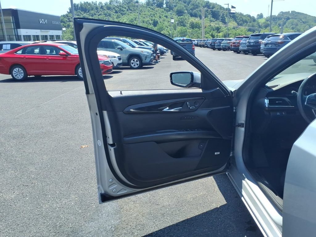 Used 2018 Cadillac CT6 Luxury AWD/4WD image 13
