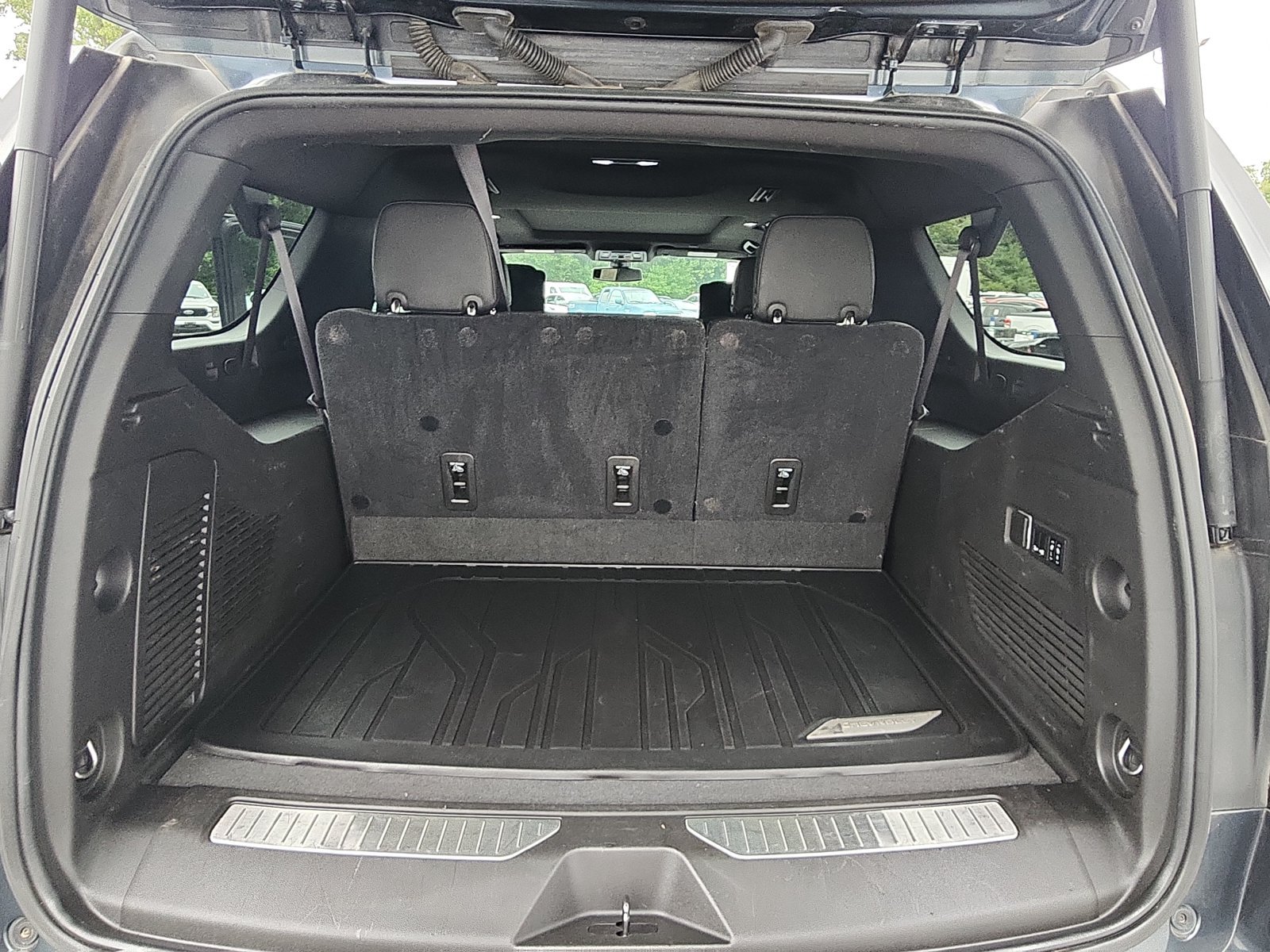 Used 2021 Chevrolet Suburban RST w/ Luxury Package AWD/4WD image 26