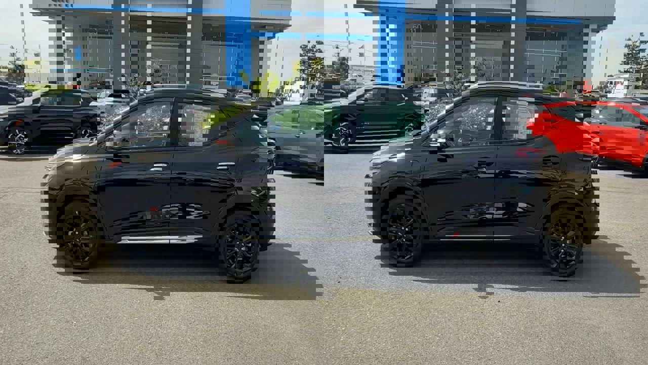 Used 2023 Chevrolet Bolt EUV Premier w/ Sun & Sound Package image 4