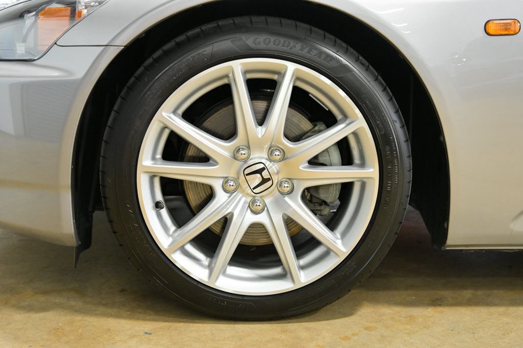 Used 2005 Honda S2000 image 12