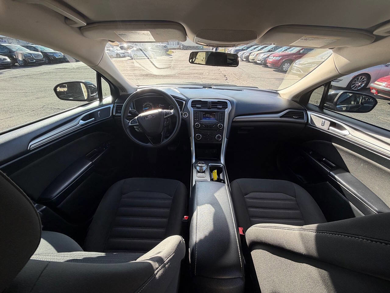 Used 2017 Ford Fusion SE image 18