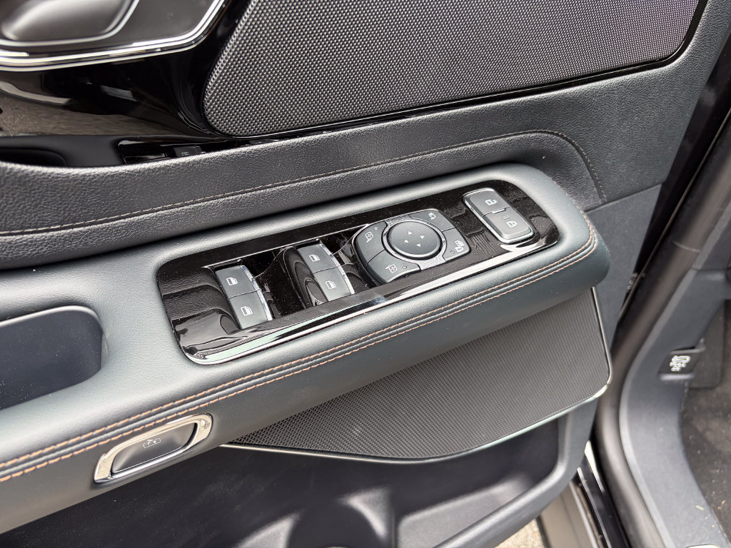 New 2026 Lincoln Aviator AWD image 14