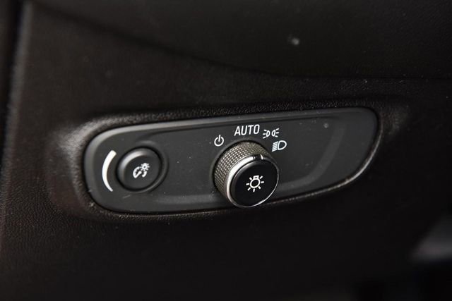 Used 2019 Chevrolet Equinox LT image 9