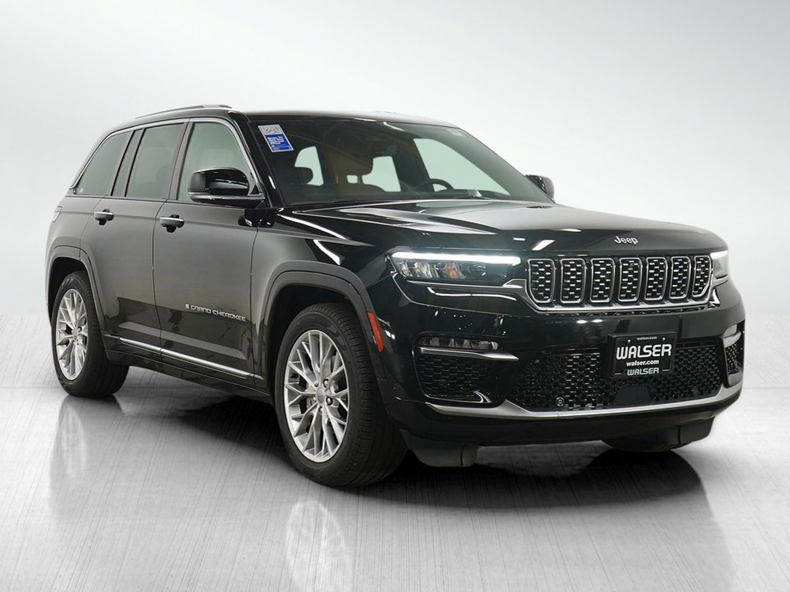 Used 2023 Jeep Grand Cherokee Summit w/ Adv Protech Group IV AWD/4WD image 7