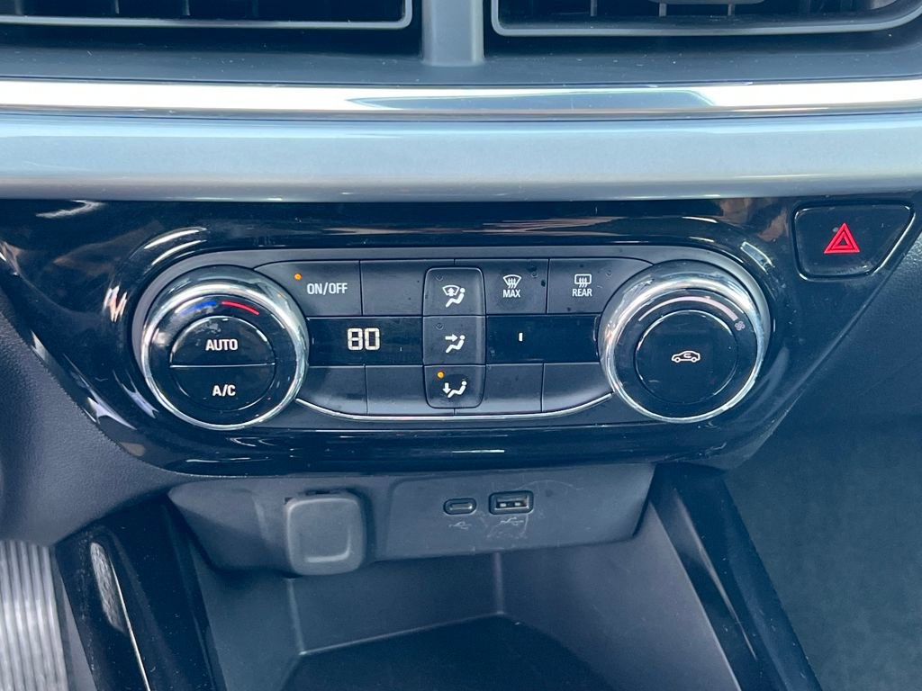 Used 2025 Chevrolet Trax LT image 25