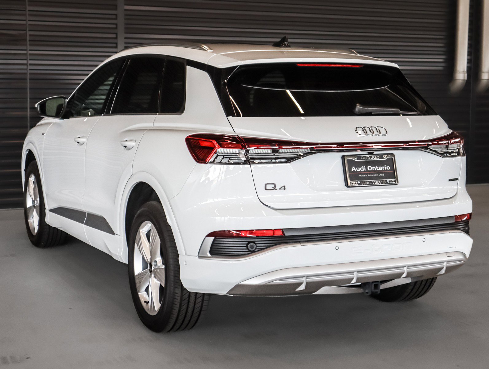Used 2023 Audi Q4 e-tron Prestige AWD/4WD image 2