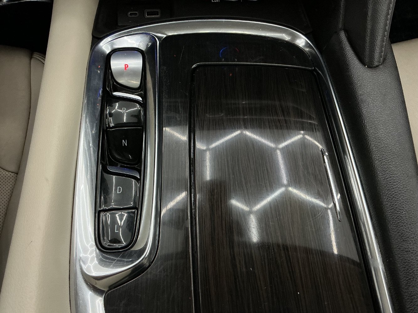 Used 2022 Buick Enclave Premium w/ Experience Buick Package FWD image 38