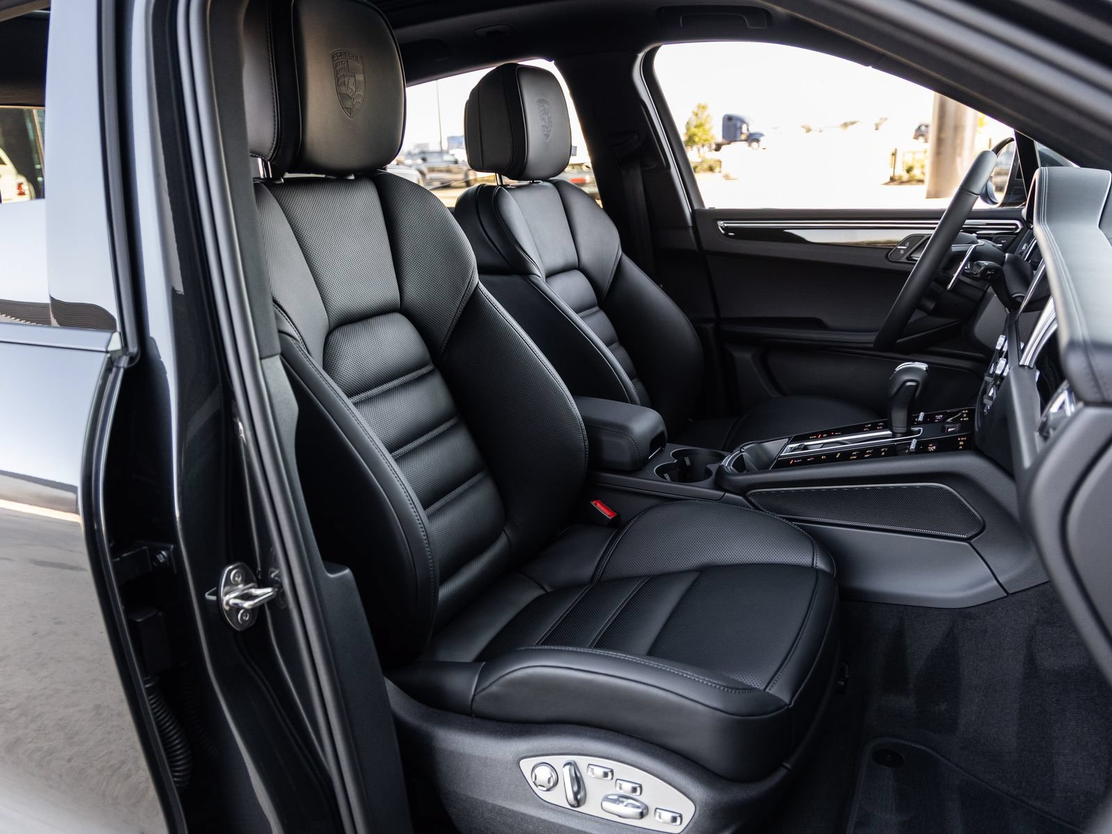 Certified 2026 Porsche Macan S AWD/4WD image 45