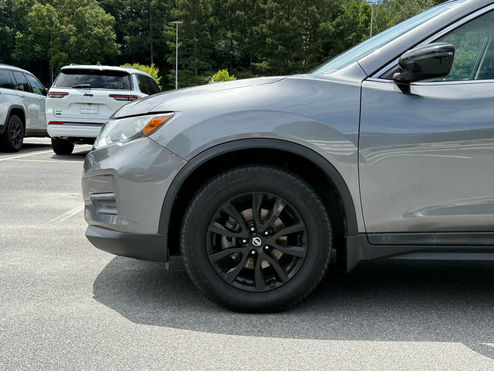 Used 2017 Nissan Rogue SV w/ Midnight Edition FWD image 11