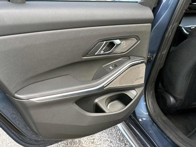 Used 2025 BMW M340i Sedan RWD image 11