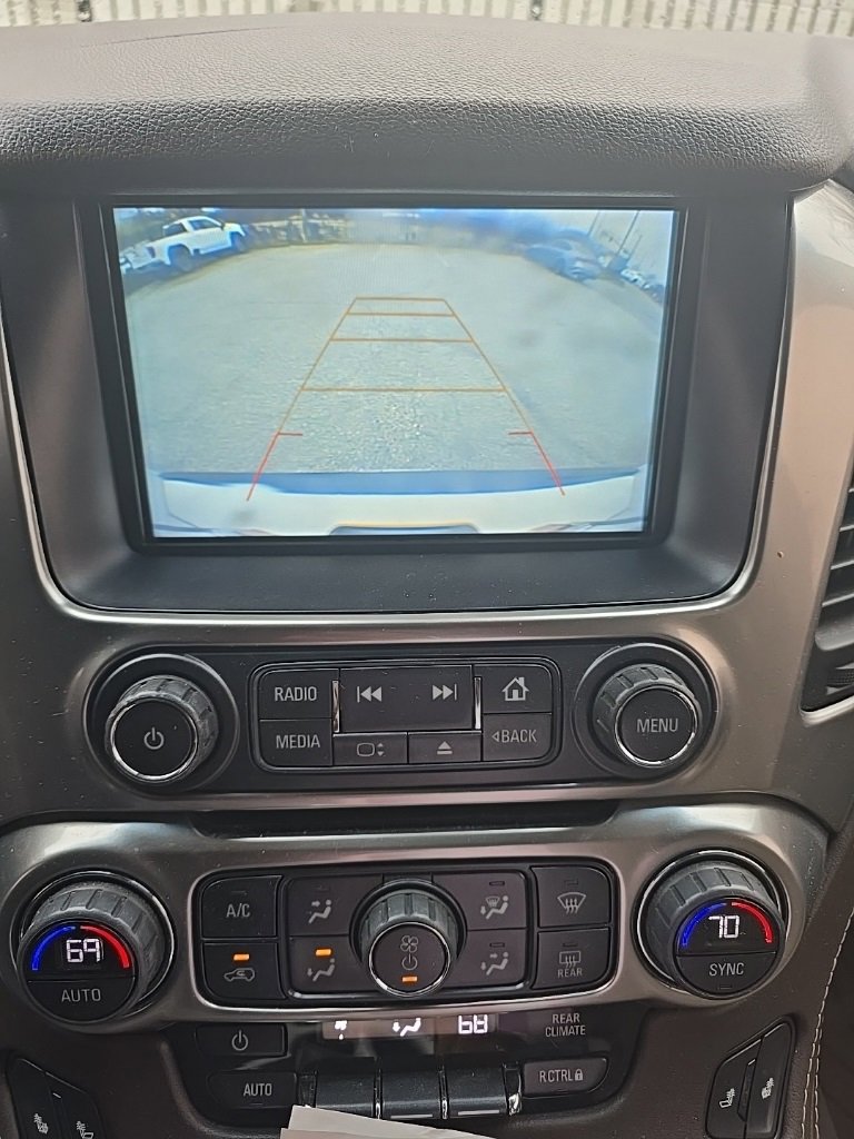 Used 2018 Chevrolet Suburban LT w/ LT Signature Package image 6