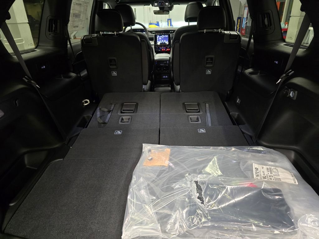 New 2025 Jeep Grand Cherokee L Altitude AWD/4WD image 39
