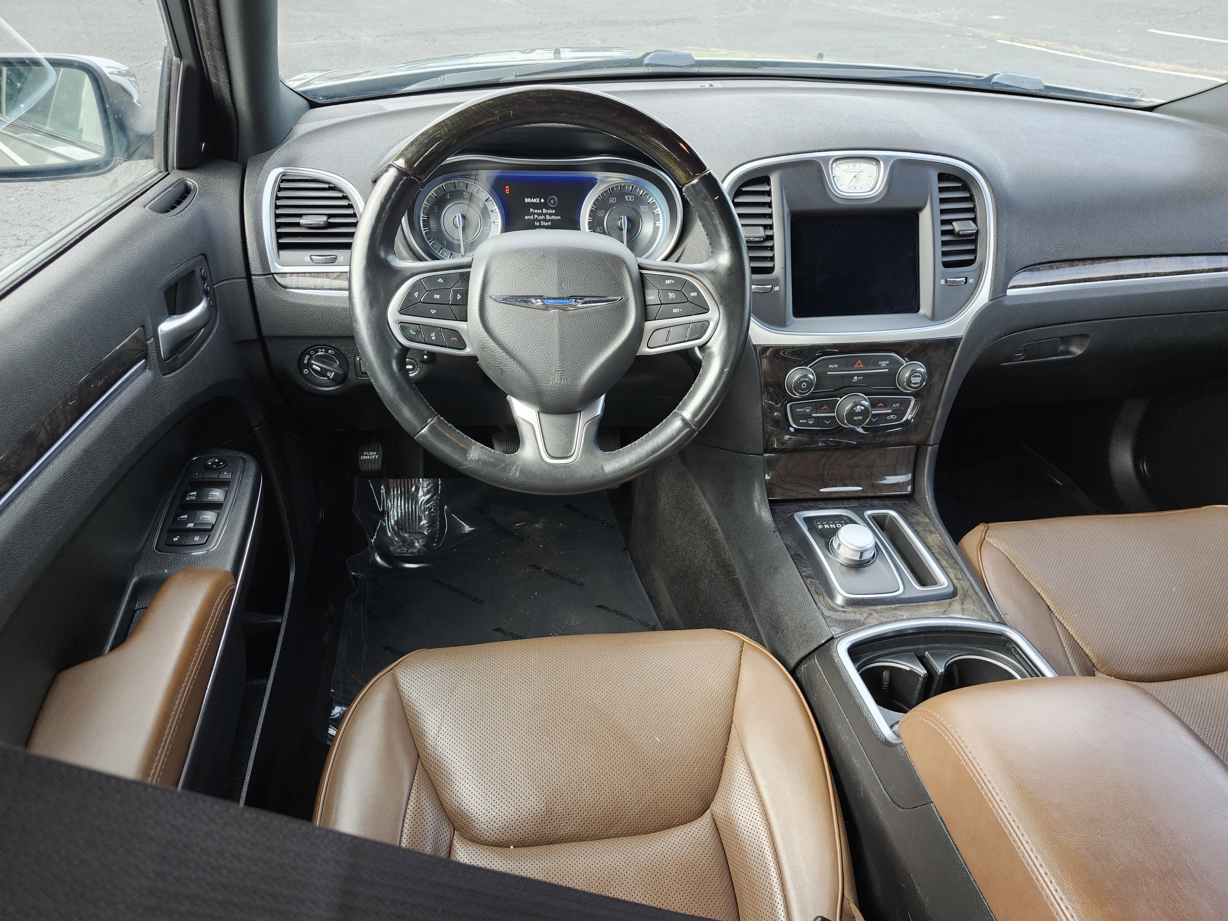 Used 2018 Chrysler 300 Limited image 19
