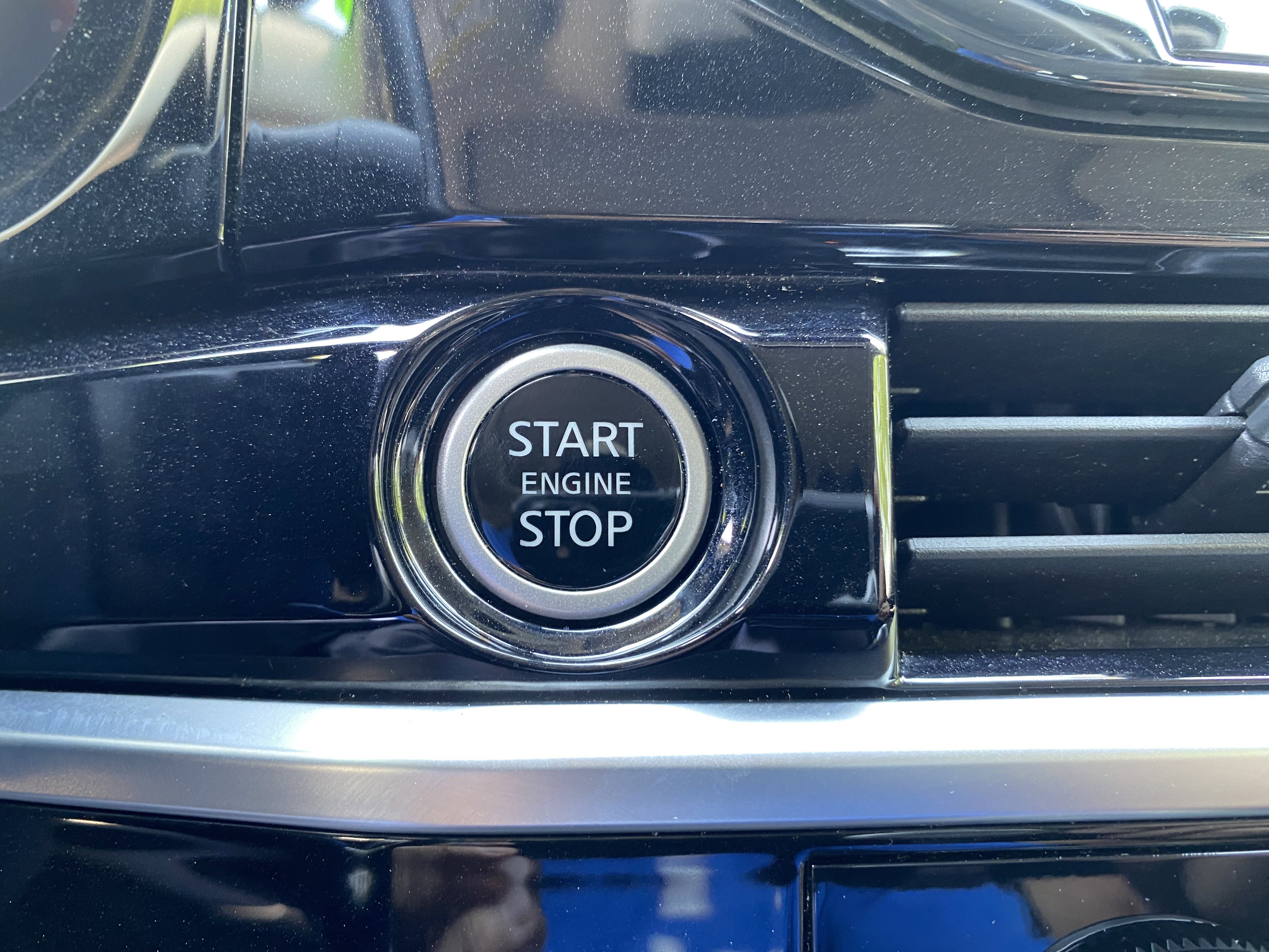 Used 2024 Nissan Pathfinder Platinum image 28