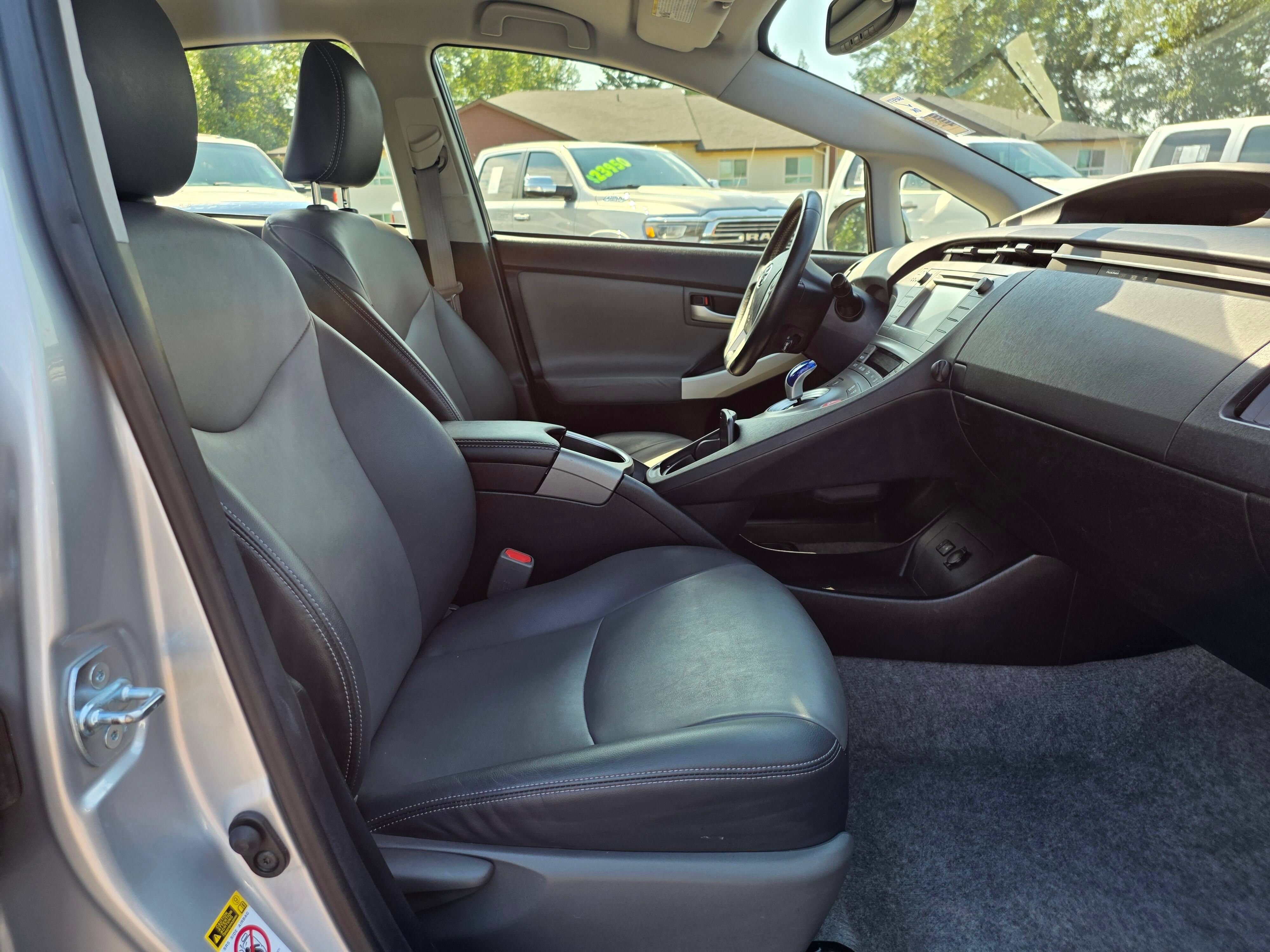 Used 2014 Toyota Prius Four FWD image 26