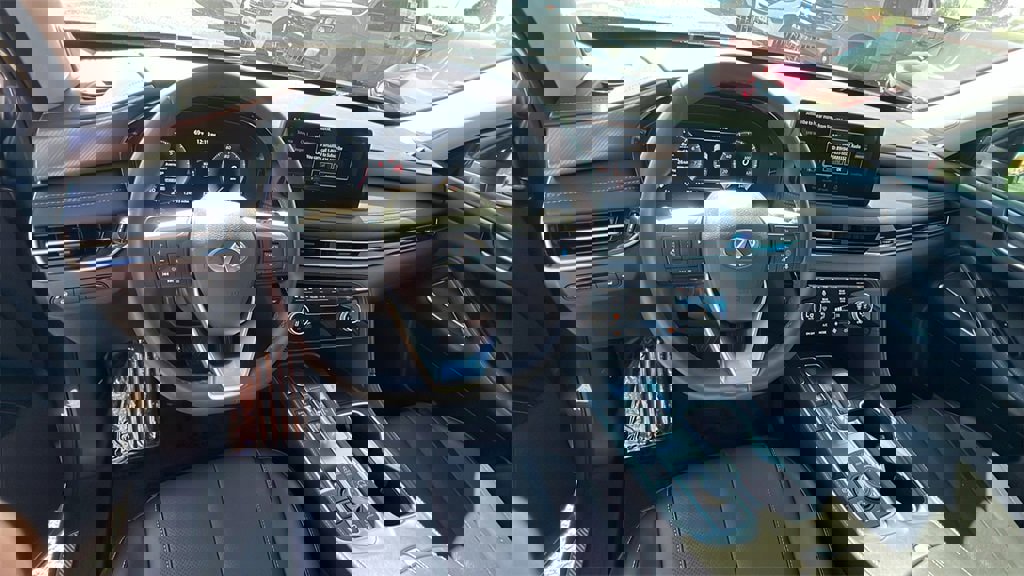 Used 2024 INFINITI QX60 Luxe w/ Performance Audio Package image 23