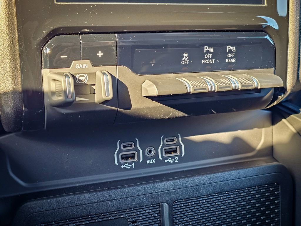 New 2026 RAM 1500 4x4 Crew Cab image 25
