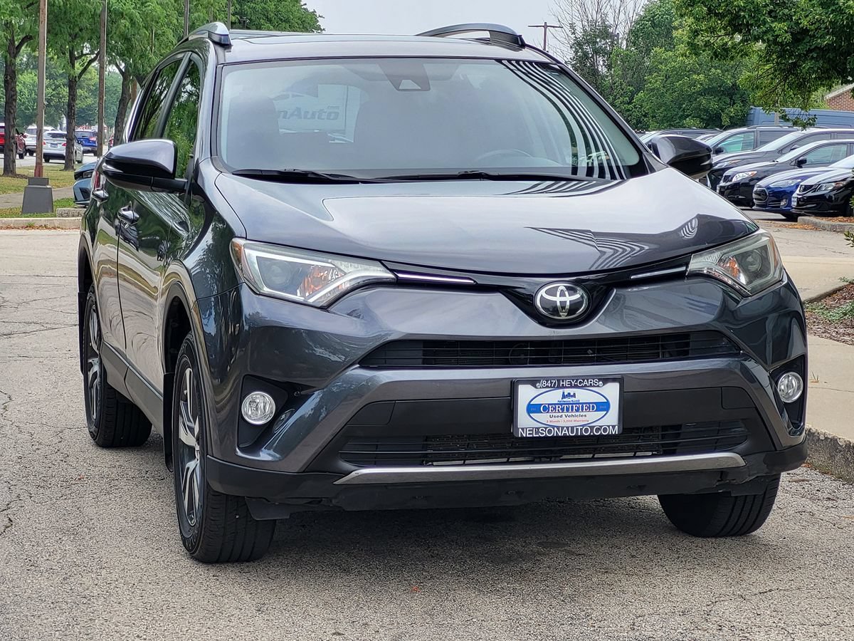 Used 2018 Toyota RAV4 XLE AWD/4WD image 2
