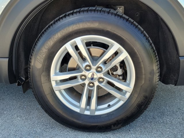 Certified 2022 Ford Explorer XLT w/ Equipment Group 202A RWD image 8