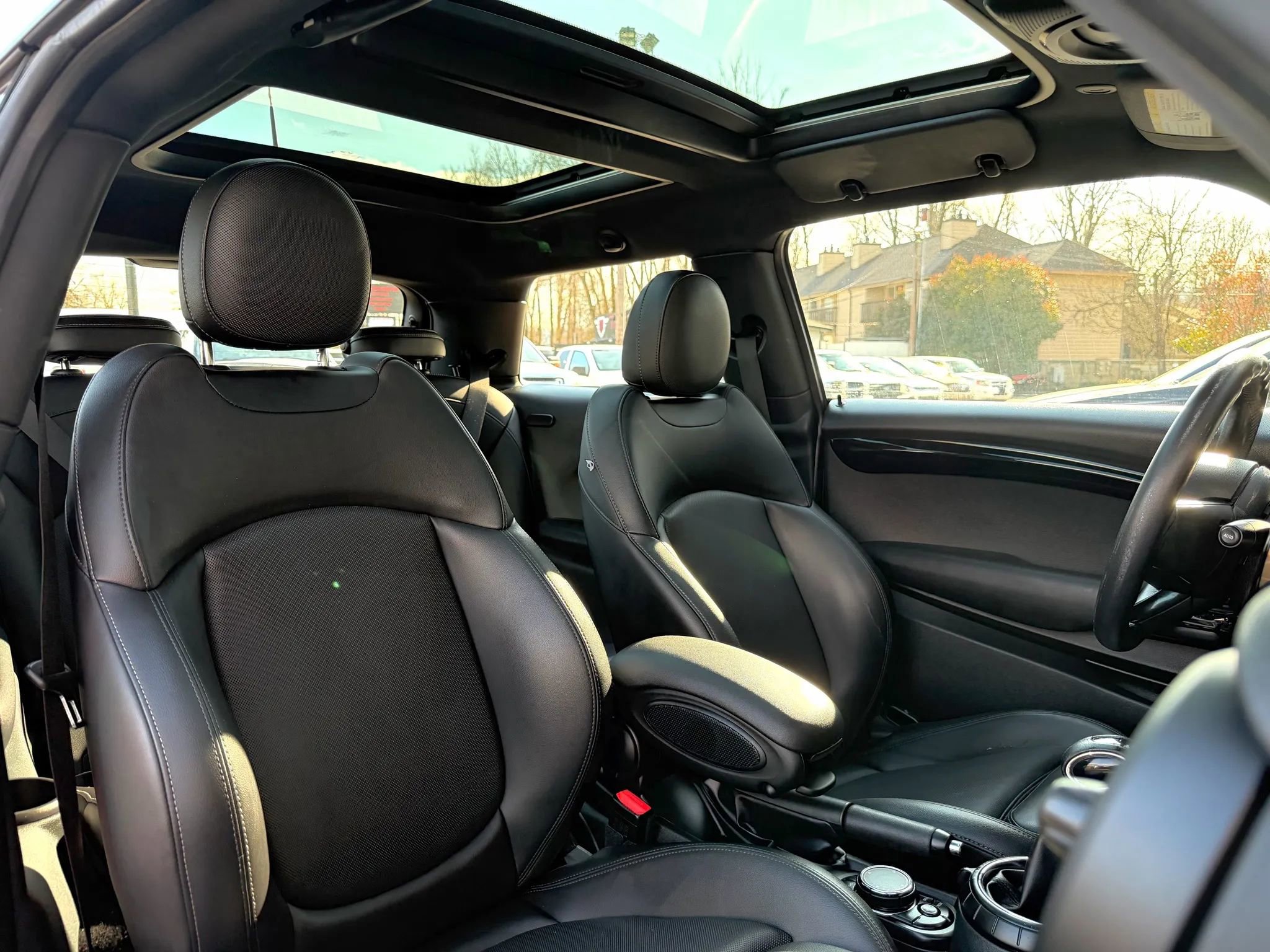 Used 2015 MINI Cooper S image 23