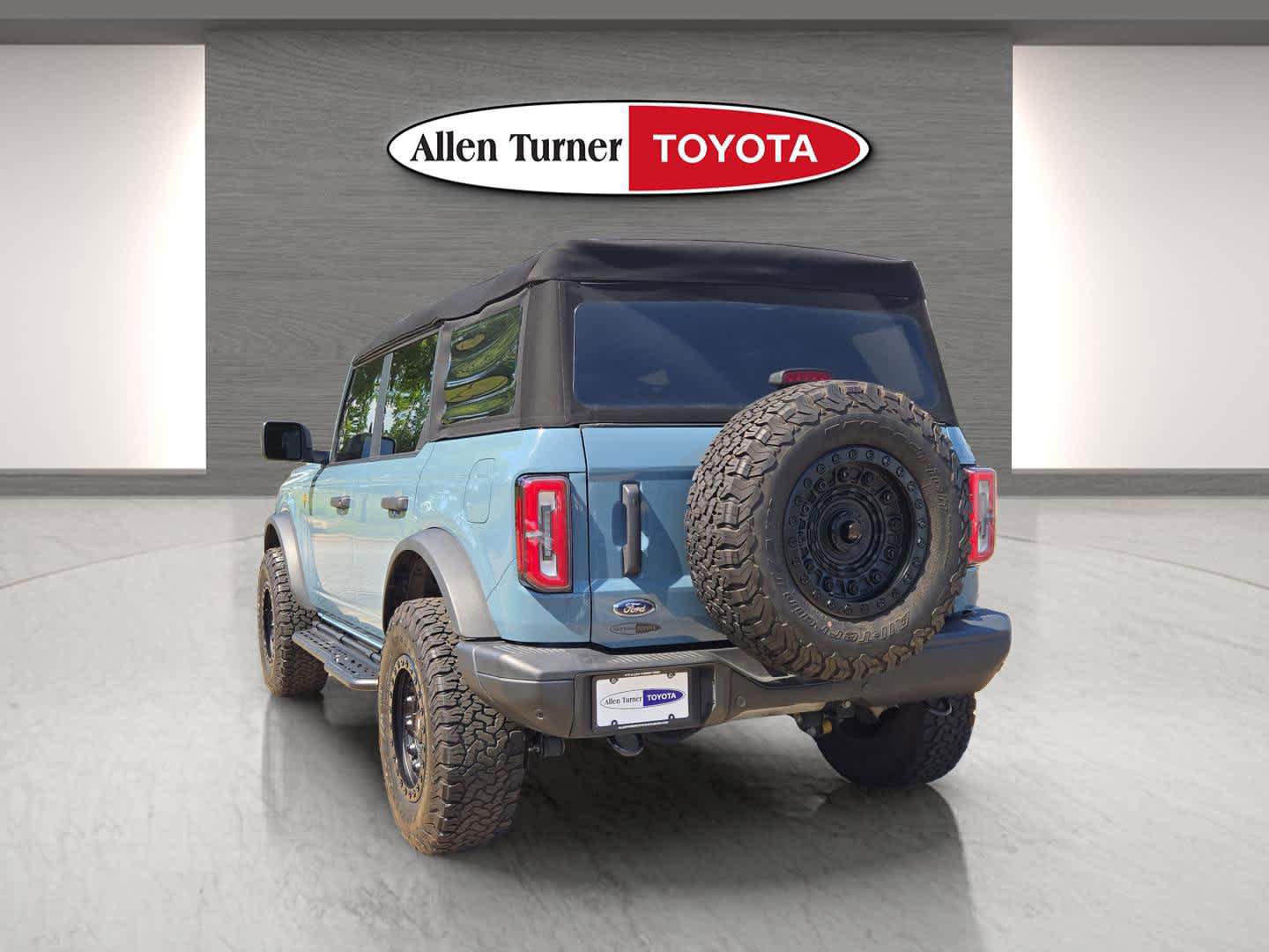 Used 2023 Ford Bronco Badlands AWD/4WD image 9