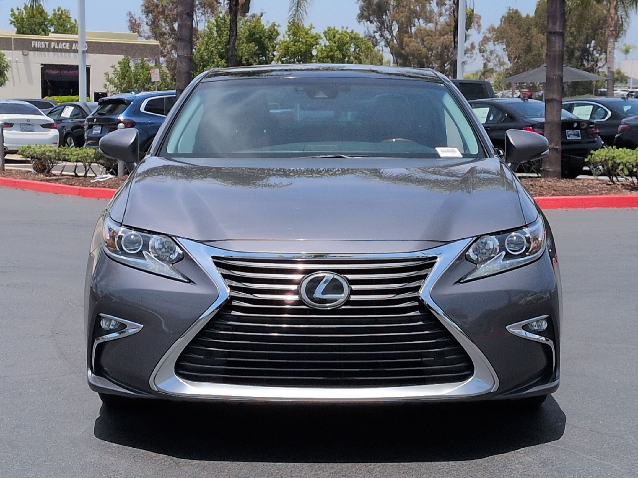 Used 2017 Lexus ES 350 w/ Navigation System Package FWD image 3