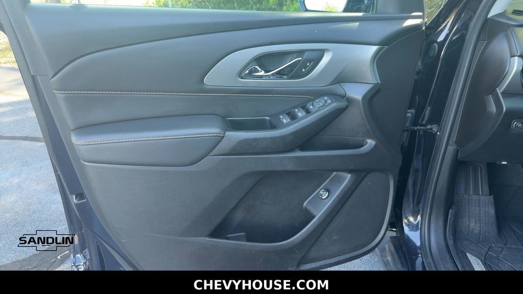 Used 2020 Chevrolet Traverse LT FWD image 12