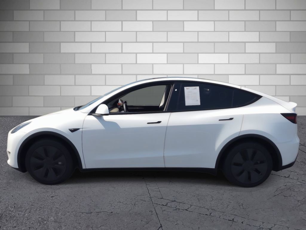 Used 2024 Tesla Model Y Long Range image 2