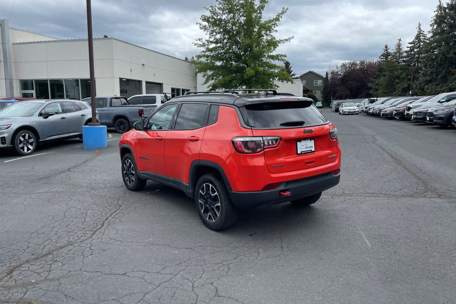 Used 2020 Jeep Compass Trailhawk AWD/4WD image 3