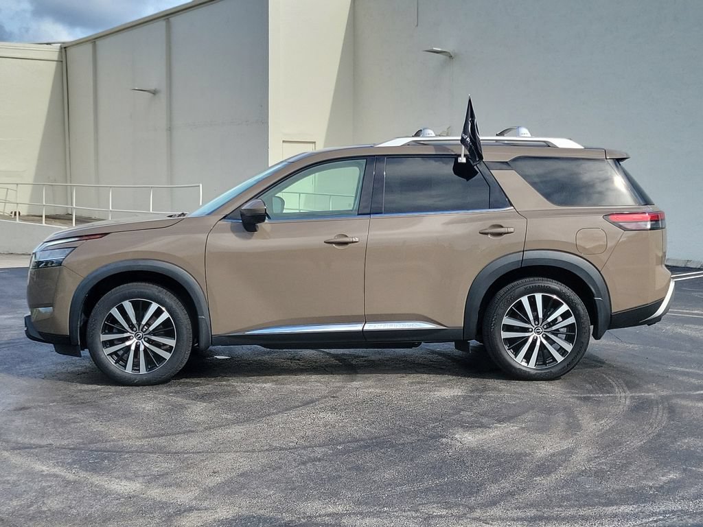 Certified 2023 Nissan Pathfinder Platinum w/ Lighting Package (N93) FWD image 12