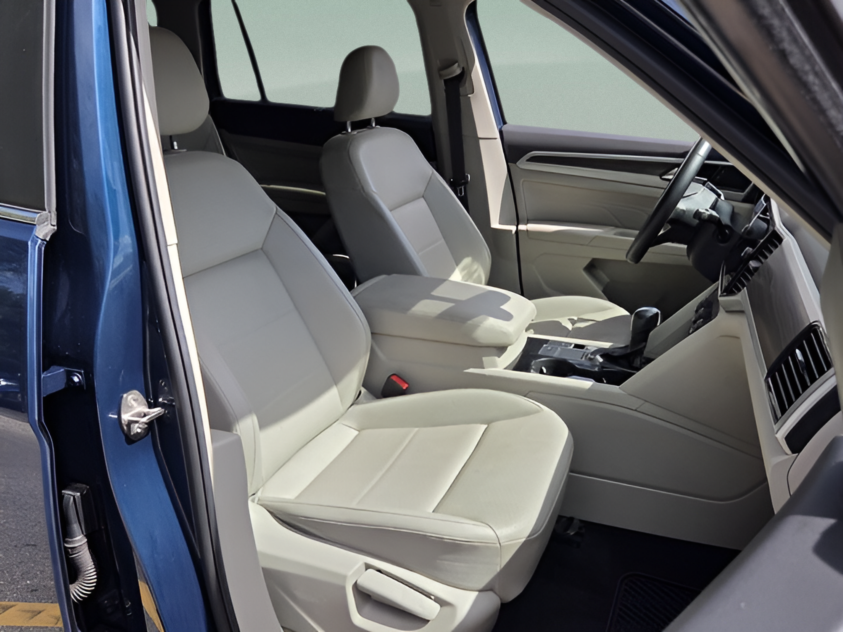Used 2022 Volkswagen Atlas SE FWD image 15